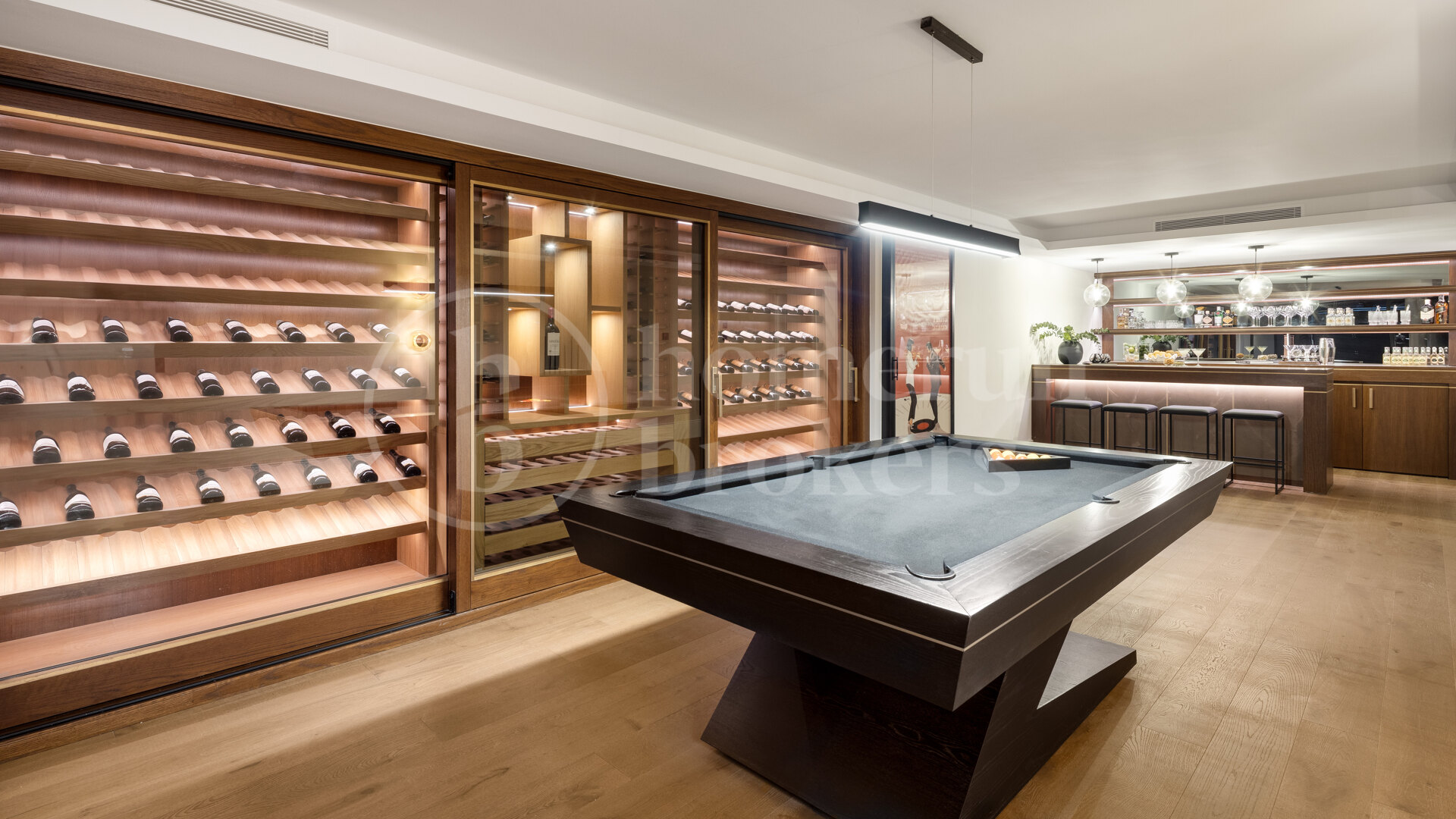 Discover Villa Fortuna, a stunningly renovated luxury villa situated in the prestigious gated community — photo 15