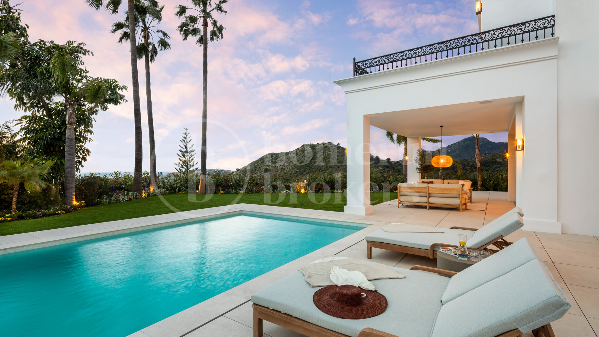 Discover Villa Fortuna, a stunningly renovated luxury villa situated in the prestigious gated community — photo 14