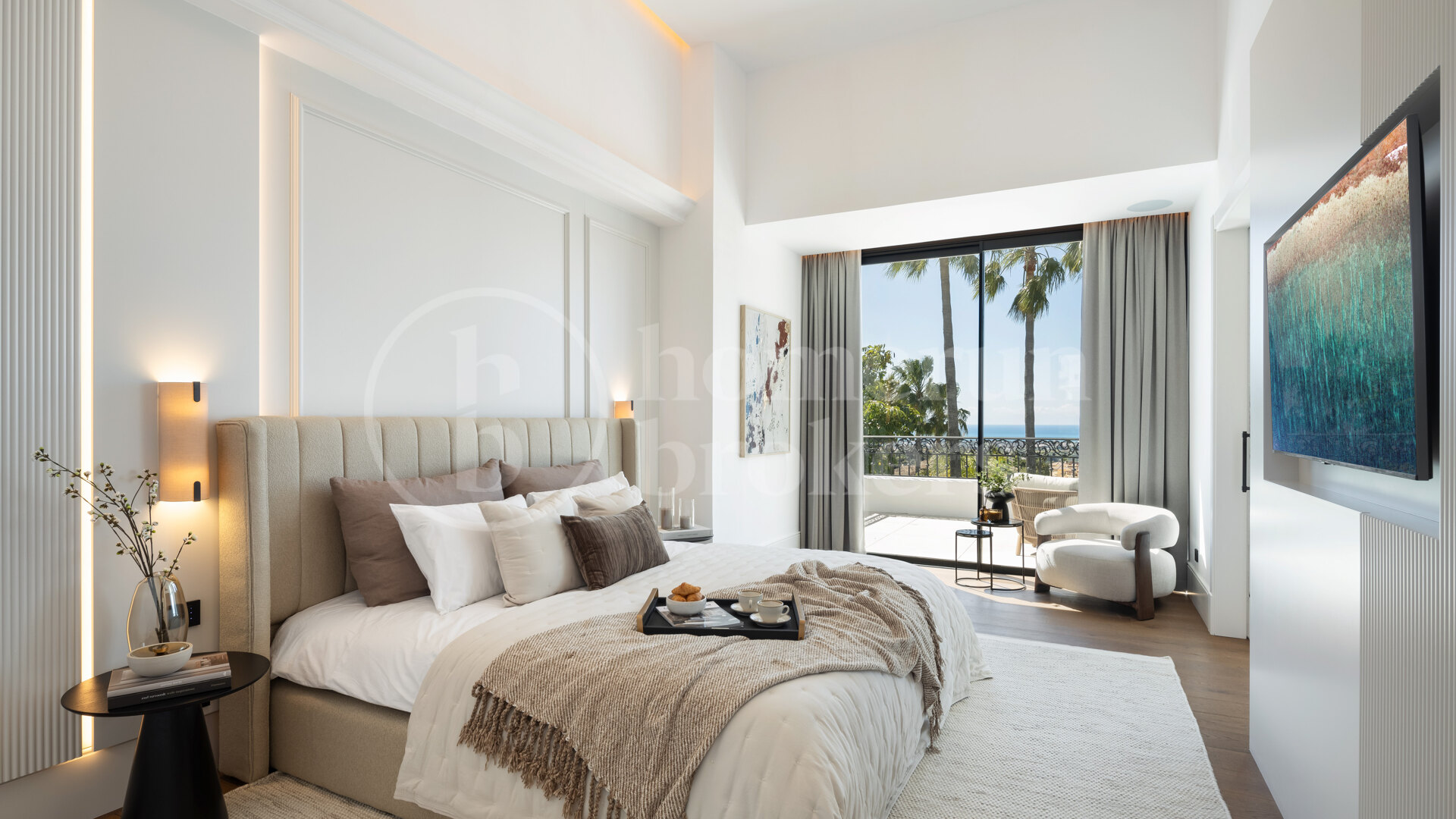 Discover Villa Fortuna, a stunningly renovated luxury villa situated in the prestigious gated community — photo 7