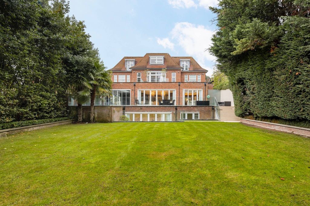Luxe vrijstaande woning te koop in Londen, Engeland — photo 11