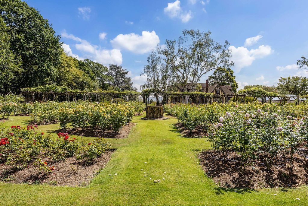 Luxury 9 bedroom Detached House for sale in London, United Kingdom — photo 7